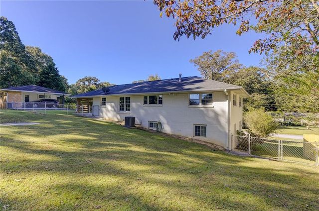 2325 Elmwood SE Circle, Atlanta, GA 30339