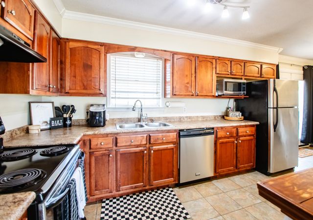 6310 MARTINWOOD DR, Millington, TN 38053