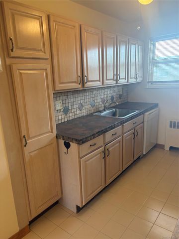 268-18 81st Avenue B, New Hyde Park, NY 11040