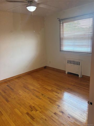 268-18 81st Avenue B, New Hyde Park, NY 11040