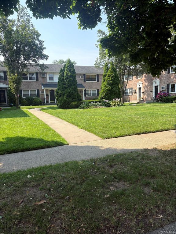 268-18 81st Avenue B, New Hyde Park, NY 11040