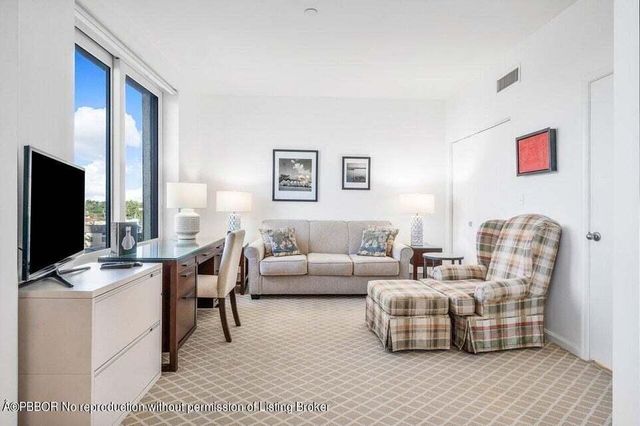 150 Bradley 0403 Place 403, Palm Beach, FL 33480