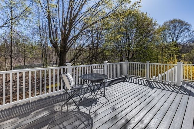 255 Worthen Rd East, Lexington, MA 02421