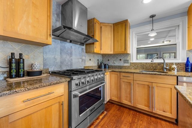 255 Worthen Rd East, Lexington, MA 02421