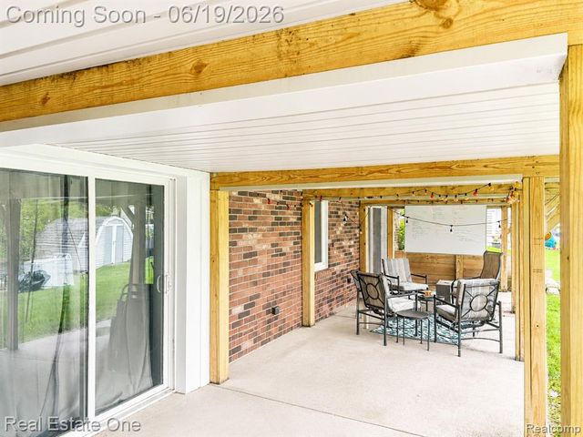 2445 Ethel Drive, Wolverine Lake, MI 48390