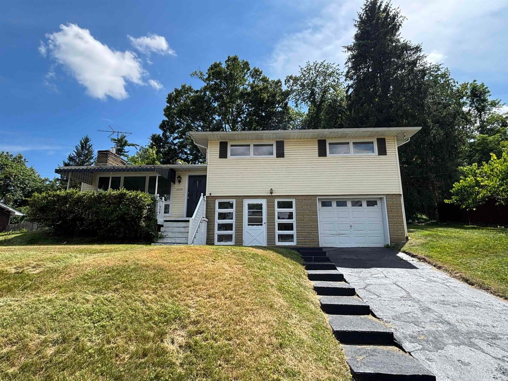 157 Bryn Myrr Dr, Huntington, WV 25705