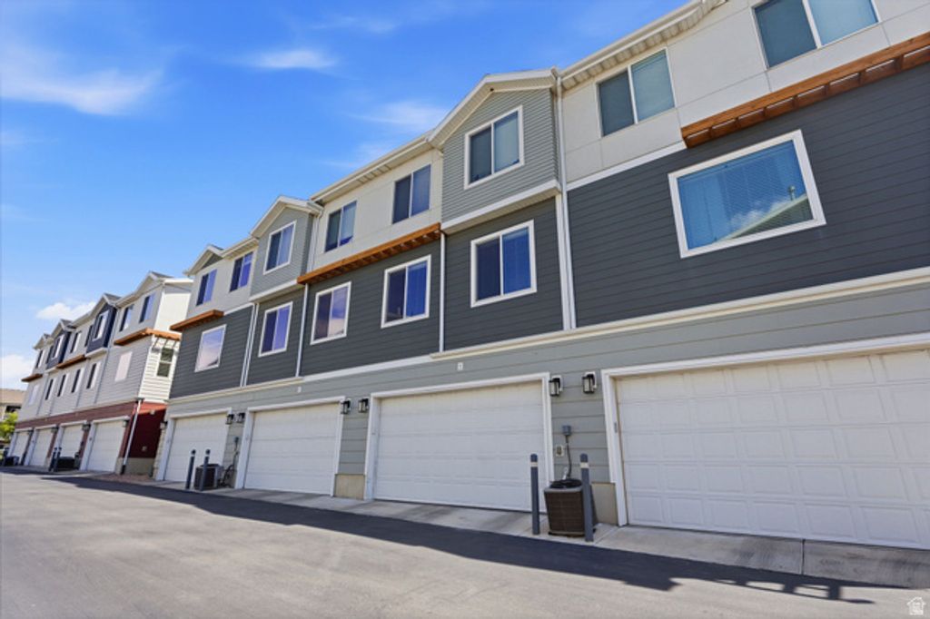 Image 32 of property listing at 1513 S 630 W, Orem, UT 84058