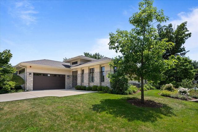 23 Heritage Drive, Highland Park, IL 60035