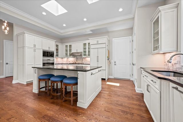 23 Heritage Drive, Highland Park, IL 60035