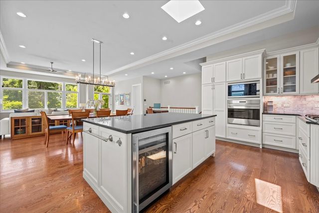 23 Heritage Drive, Highland Park, IL 60035