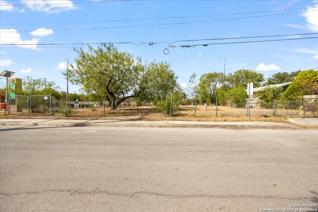 331 N San Ignacio, San Antonio, TX 78237