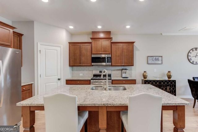 1182 Lanier Willow Path, Buford, GA 30518