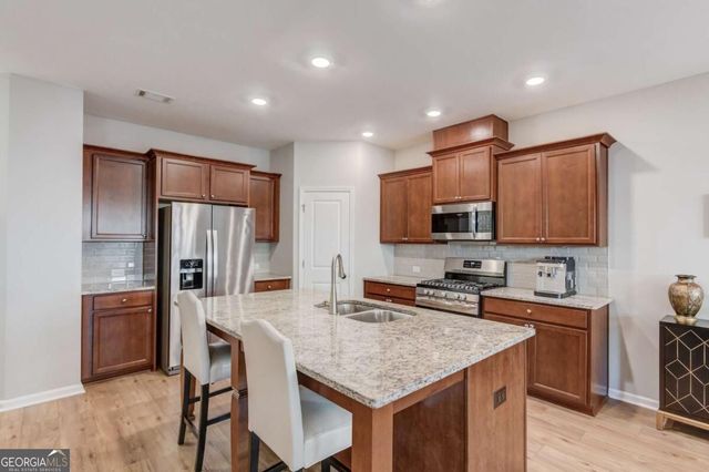 1182 Lanier Willow Path, Buford, GA 30518