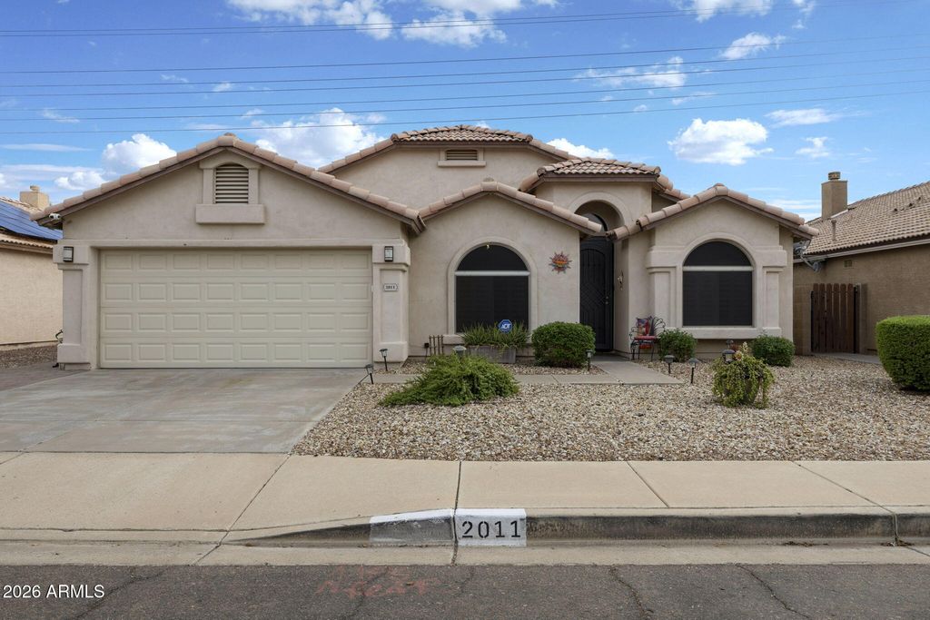 2011 E RENEE Drive, Phoenix, AZ 85024 — exterior