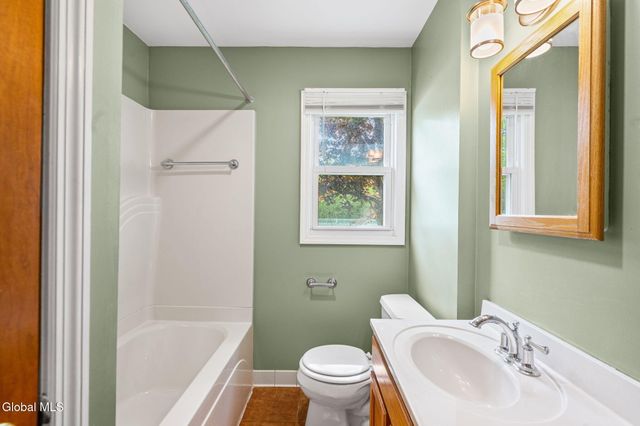 1246 Sumner Avenue, Schenectady, NY 12309