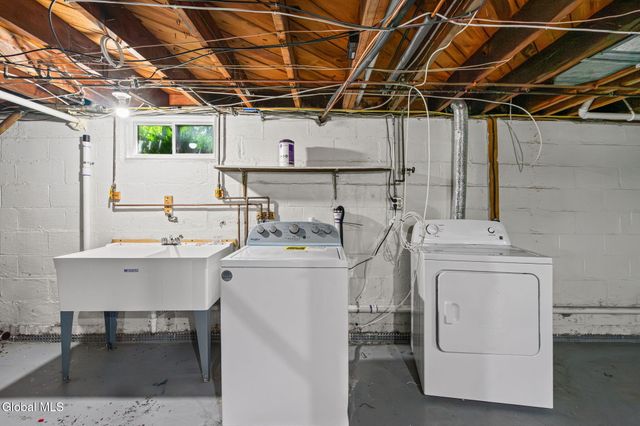 1246 Sumner Avenue, Schenectady, NY 12309