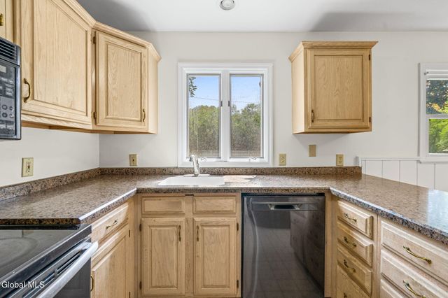 1246 Sumner Avenue, Schenectady, NY 12309