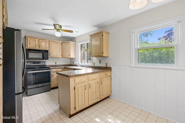 1246 Sumner Avenue, Schenectady, NY 12309