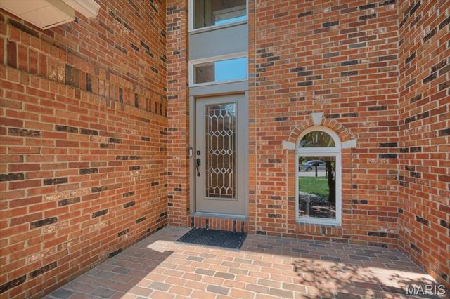 2 Pine Hollow Court, Edwardsville, IL 62025
