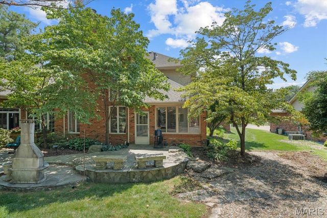 2 Pine Hollow Court, Edwardsville, IL 62025