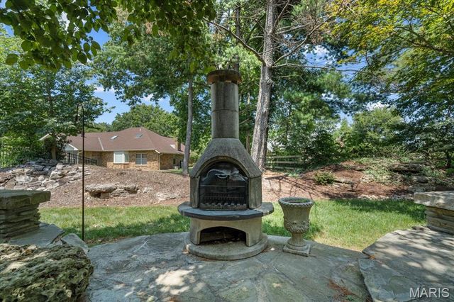 2 Pine Hollow Court, Edwardsville, IL 62025