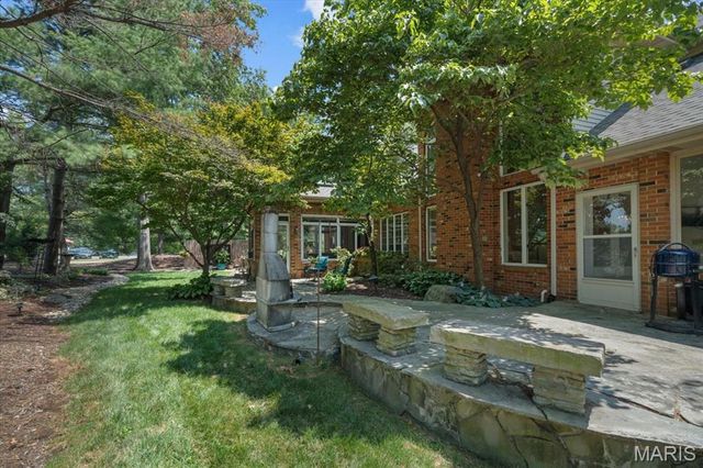 2 Pine Hollow Court, Edwardsville, IL 62025