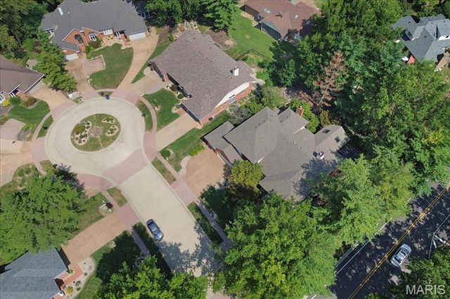 2 Pine Hollow Court, Edwardsville, IL 62025