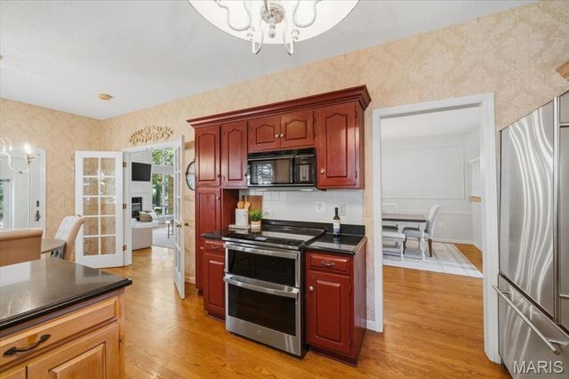 2 Pine Hollow Court, Edwardsville, IL 62025