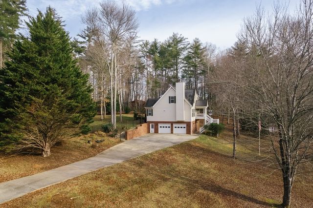 94 Old Place Drive, Blue Ridge, GA 30513