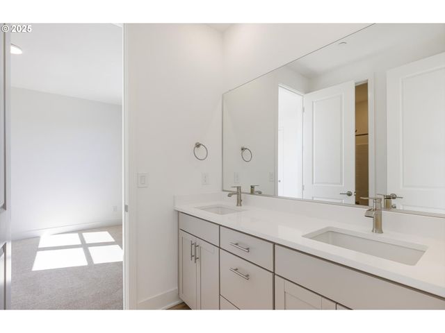 3440 W 4TH St, Washougal, WA 98671