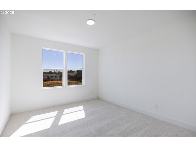 3440 W 4TH St, Washougal, WA 98671