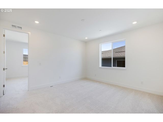 3440 W 4TH St, Washougal, WA 98671