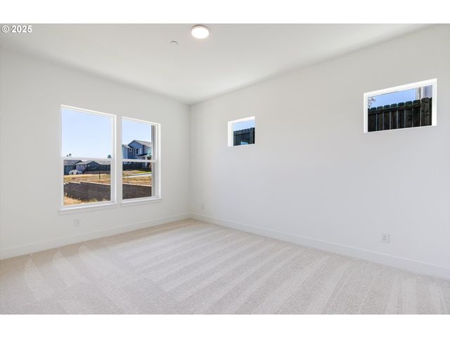 3440 W 4TH St, Washougal, WA 98671