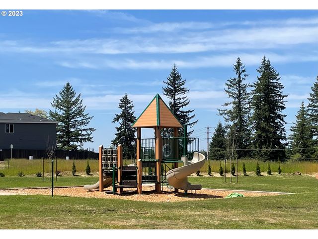 3440 W 4TH St, Washougal, WA 98671
