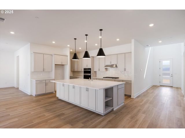3440 W 4TH St, Washougal, WA 98671