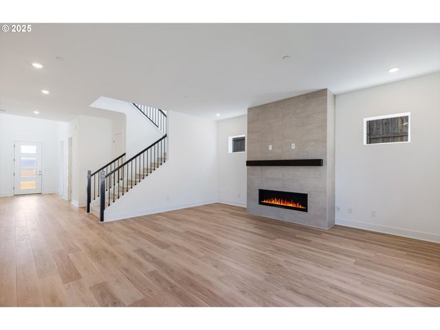 3440 W 4TH St, Washougal, WA 98671