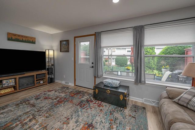 1363 Josephine STREET #E, Waukesha, WI 53186