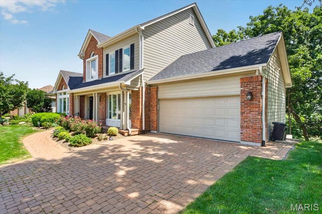 16557 Baxter Forest Ridge Drive, Chesterfield, MO 63005