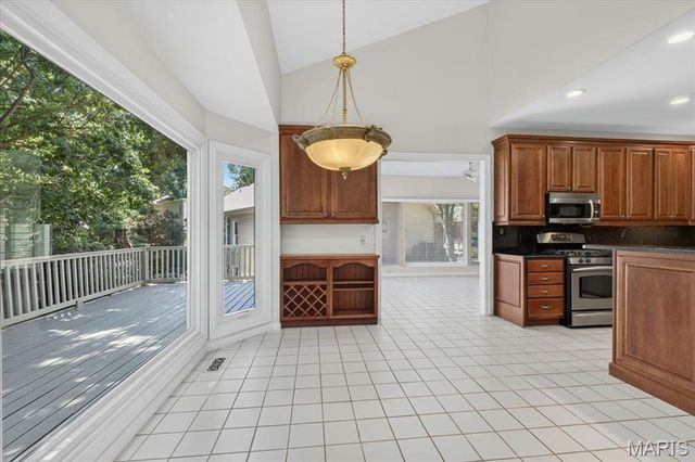 16557 Baxter Forest Ridge Drive, Chesterfield, MO 63005