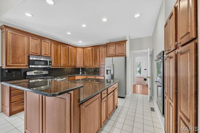 16557 Baxter Forest Ridge Drive, Chesterfield, MO 63005
