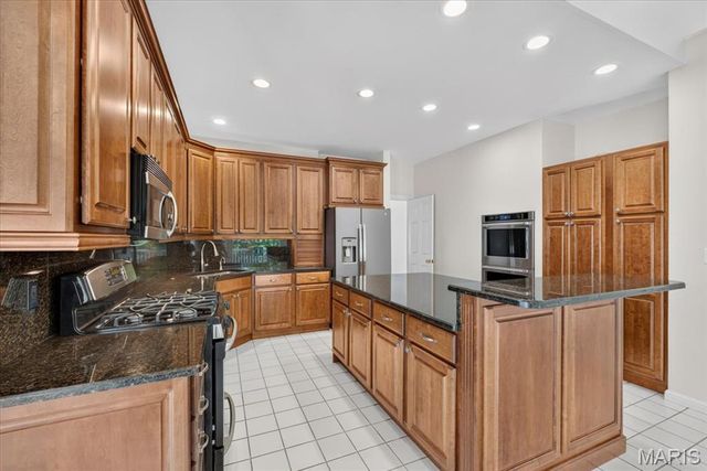 16557 Baxter Forest Ridge Drive, Chesterfield, MO 63005