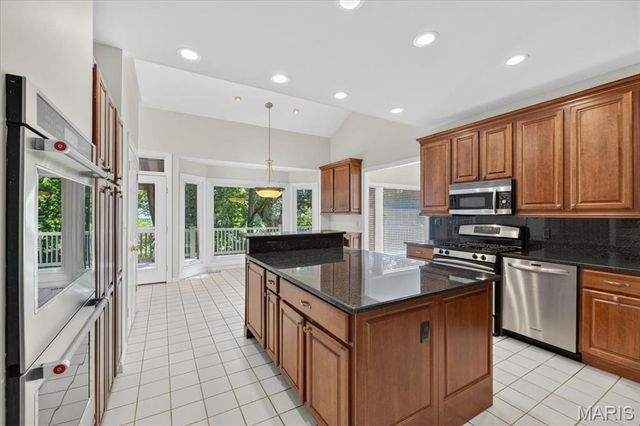 16557 Baxter Forest Ridge Drive, Chesterfield, MO 63005