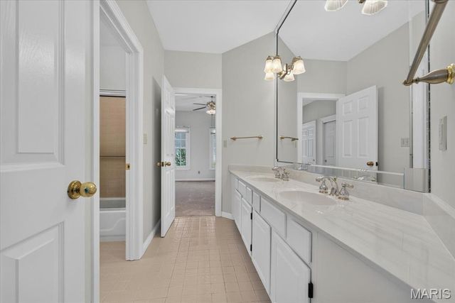 16557 Baxter Forest Ridge Drive, Chesterfield, MO 63005
