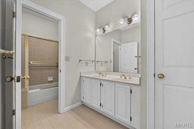16557 Baxter Forest Ridge Drive, Chesterfield, MO 63005