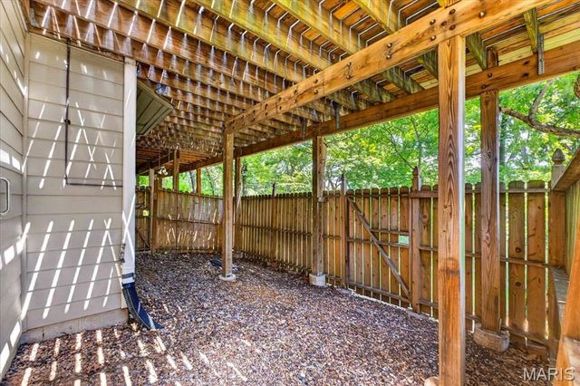 16557 Baxter Forest Ridge Drive, Chesterfield, MO 63005