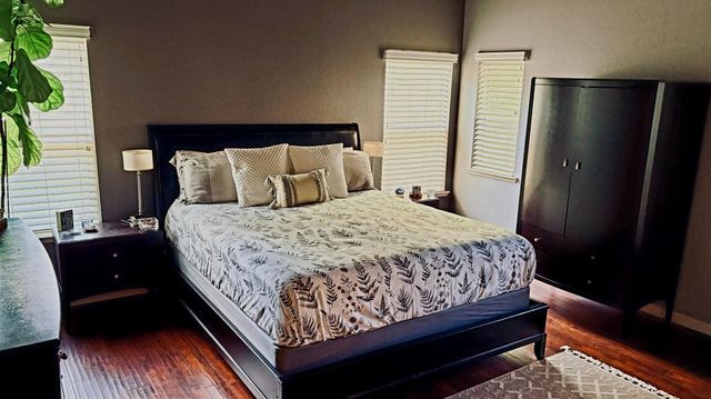 1190 E Carnoustie Avenue, Fresno, CA 93730
