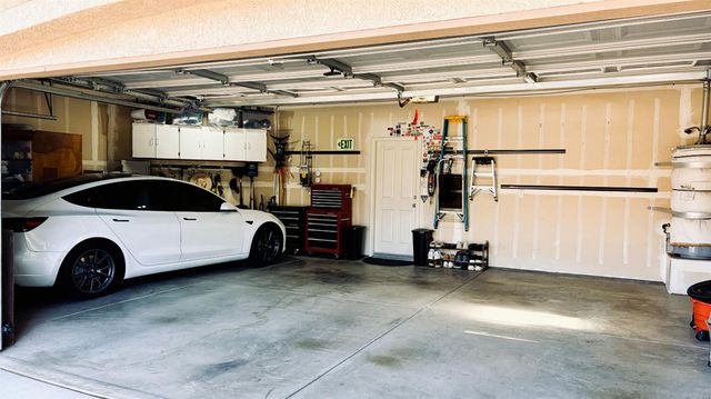 1190 E Carnoustie Avenue, Fresno, CA 93730