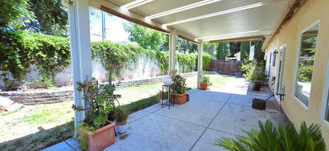 1190 E Carnoustie Avenue, Fresno, CA 93730