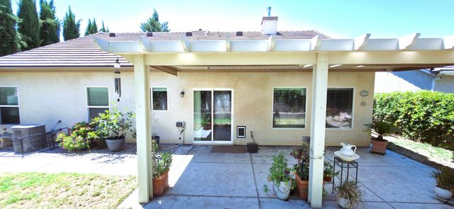 1190 E Carnoustie Avenue, Fresno, CA 93730