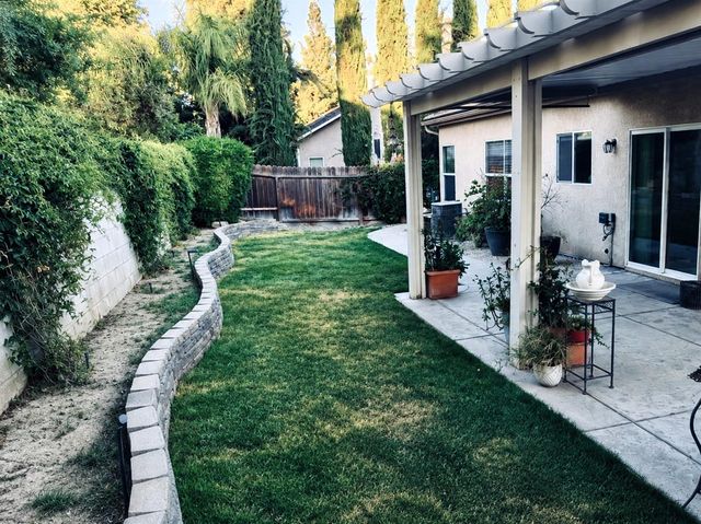1190 E Carnoustie Avenue, Fresno, CA 93730